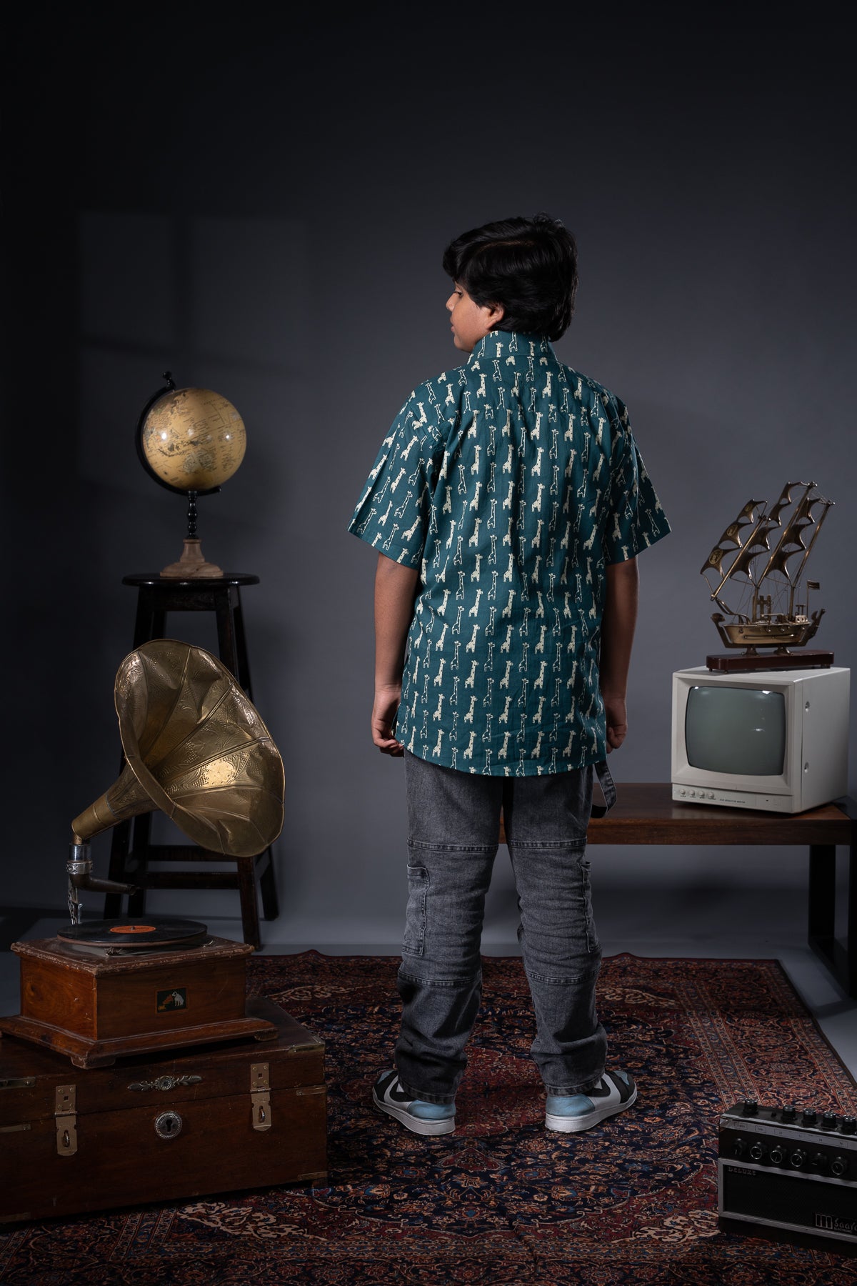 Cub Giraffe Printed Shirts