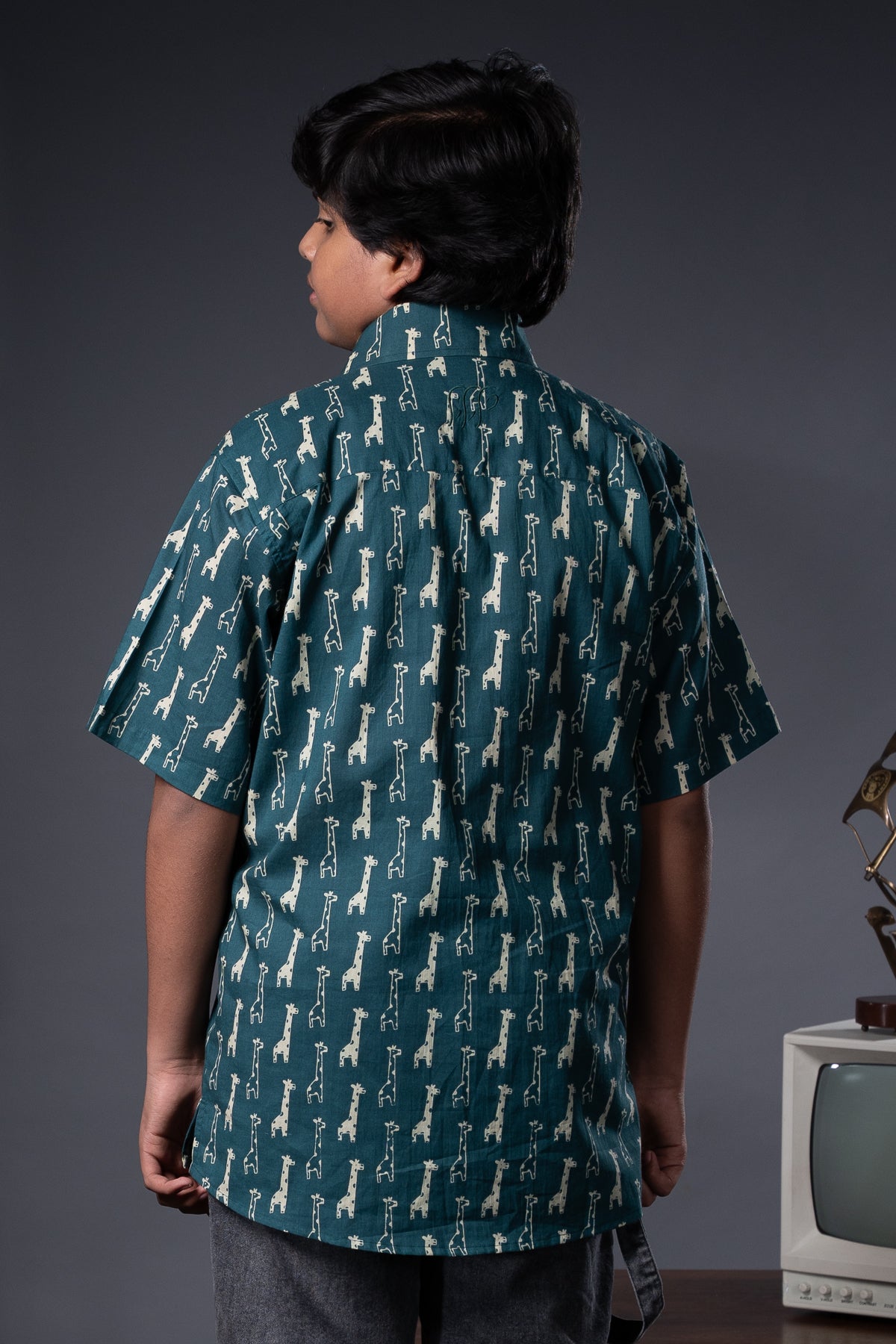 Cub Giraffe Printed Shirts